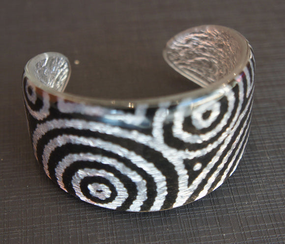 Medium silver swirl cuff