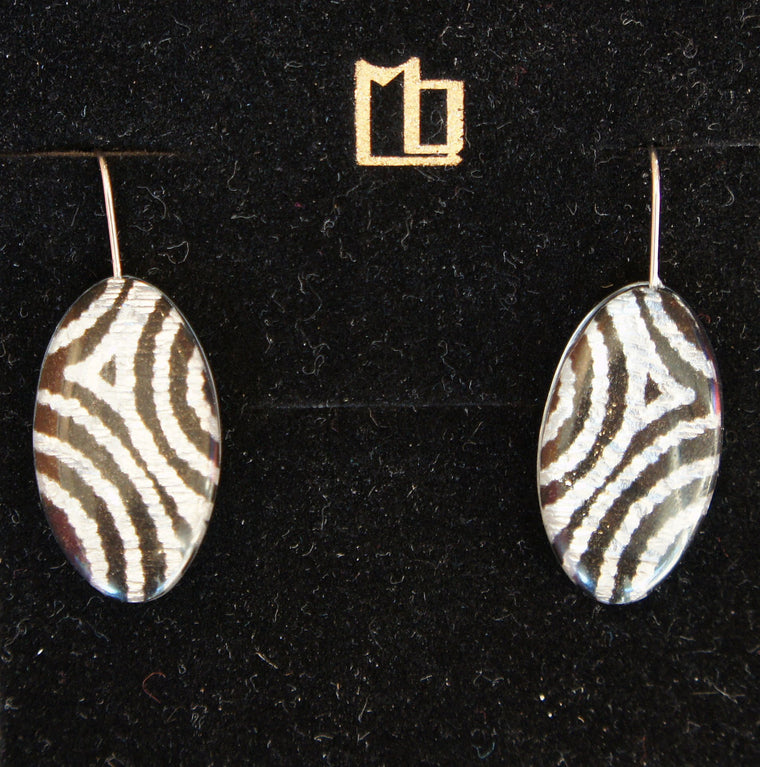 Silver swirl earings