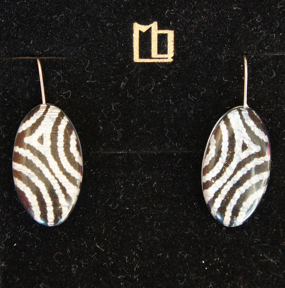 Silver swirl earings