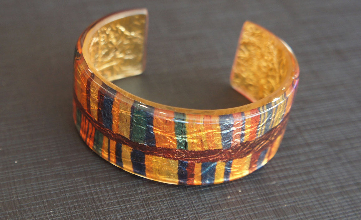 Medium coloured stripe cuff