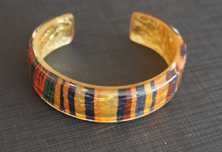 Small coloured stripe cuff