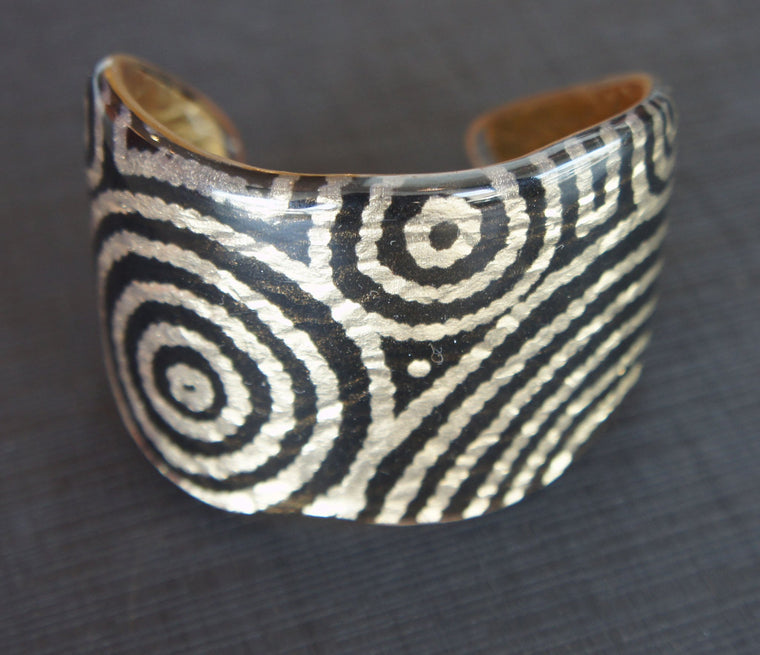 Large gold swirl cuff