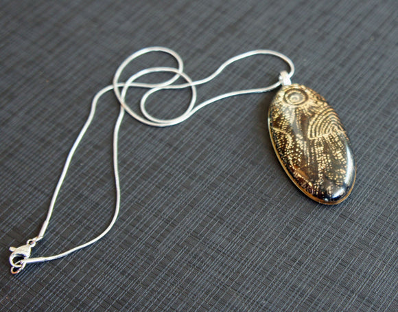 Gold pendant