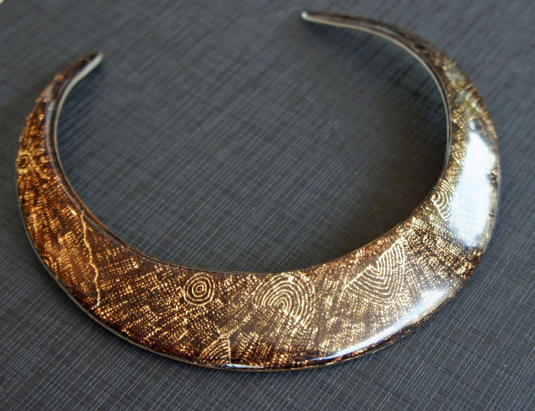 Gold neck choker